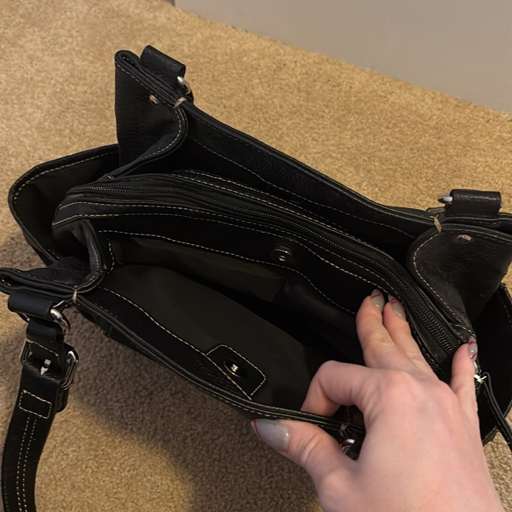 Chaps Black Leather Tote Bag - Picture 2 of 3